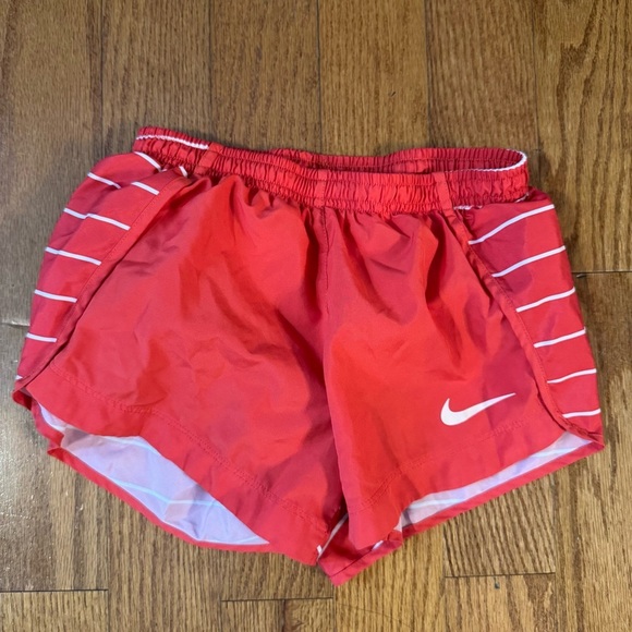 Nike Dri-Fit Red Athletic Shorts Women’s Size M - Picture 1 of 5